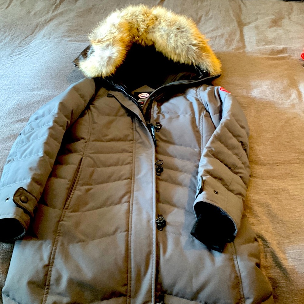 Canada Goose parka. Womens XS. Like new.